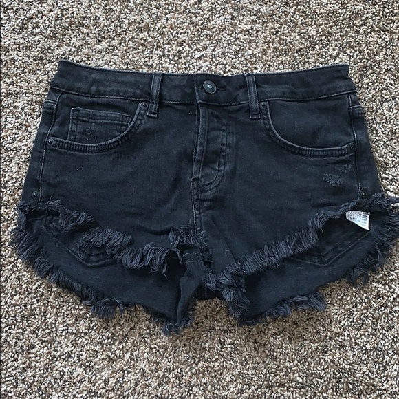 Forever 21 Pants - Forever we black Fry hem jean shorts